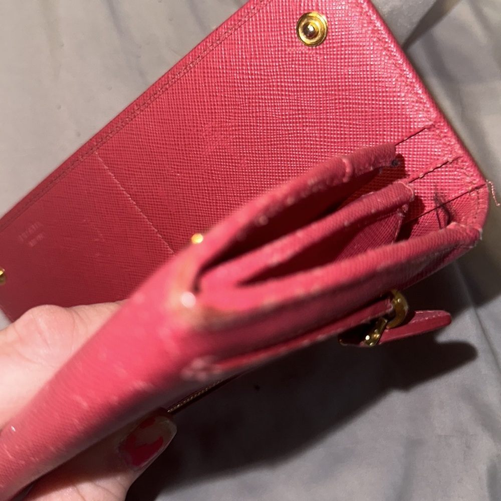 Prada saffiano leather pink bow tie wallet holds 14 slots nice space good π - Picture 12 of 17